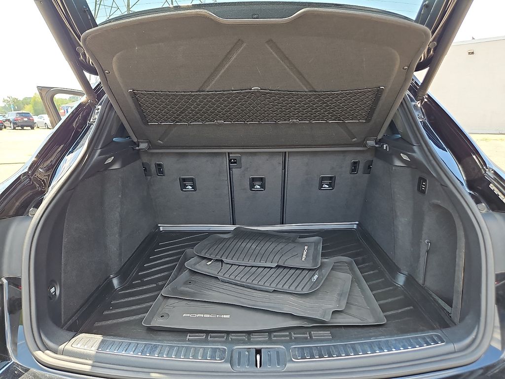 Used 2018 Porsche Macan SUV
