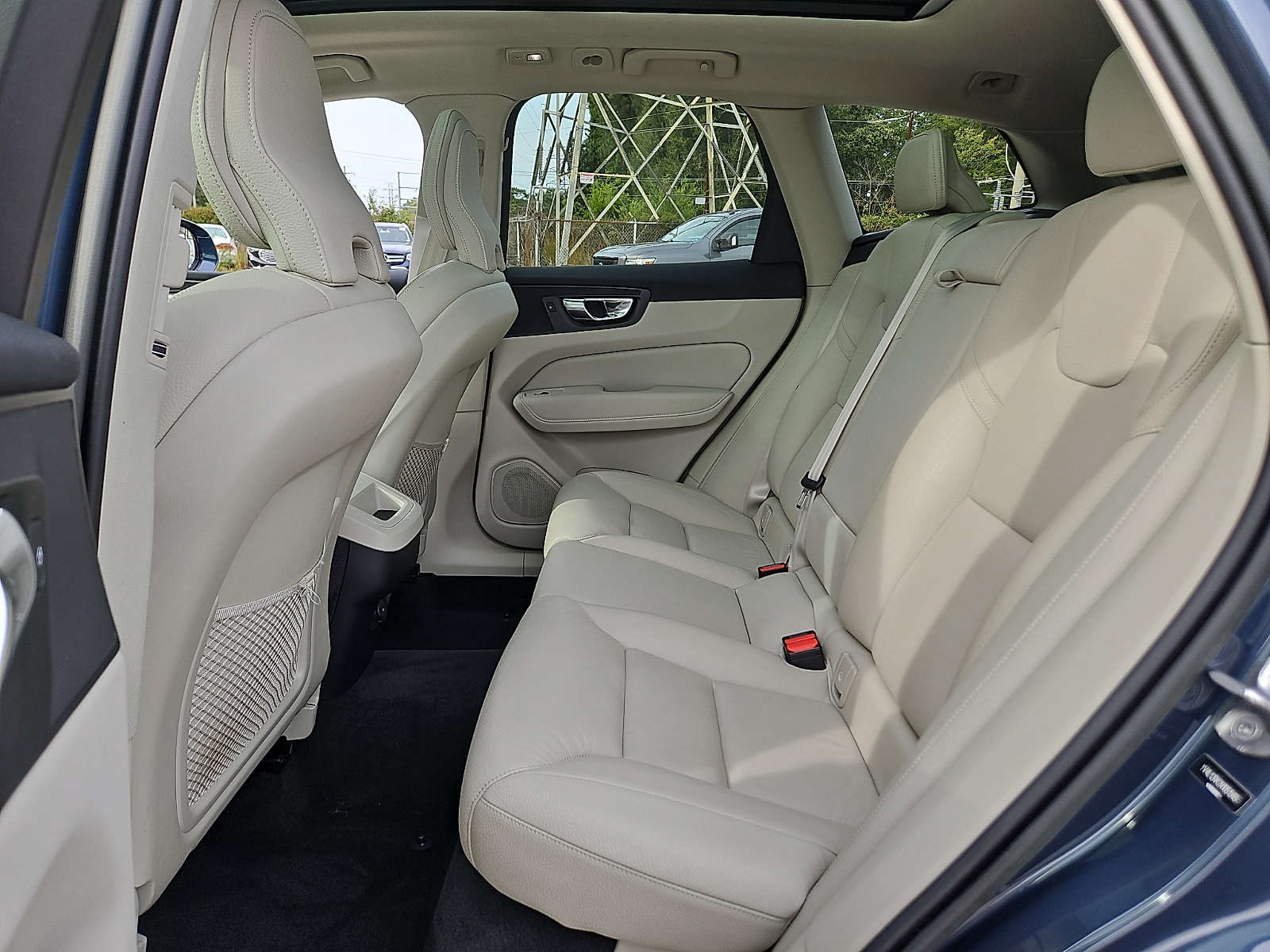 Used 2022 Volvo XC60 B5 SUV