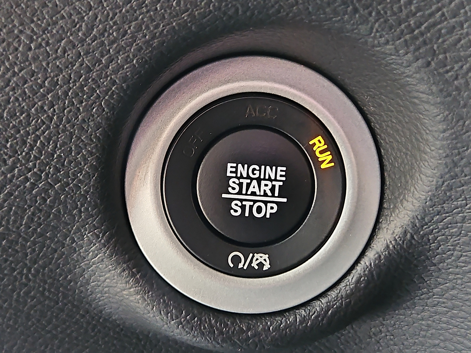 Used 2025 Chrysler Pacifica Van