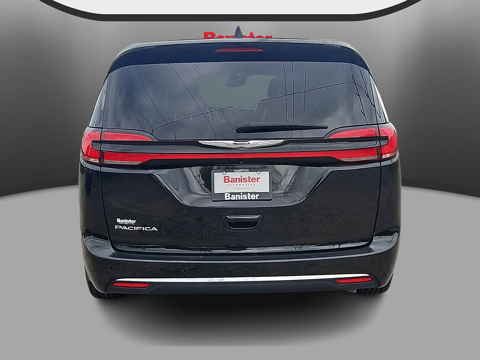 Used 2025 Chrysler Pacifica Van