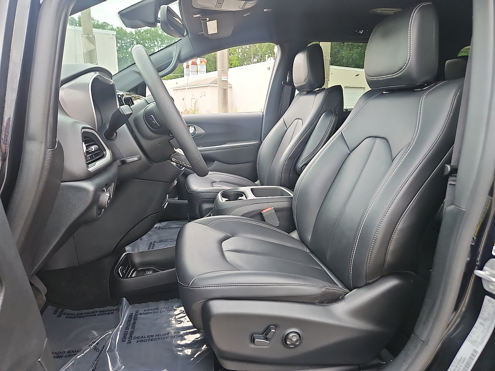 Used 2025 Chrysler Pacifica Van