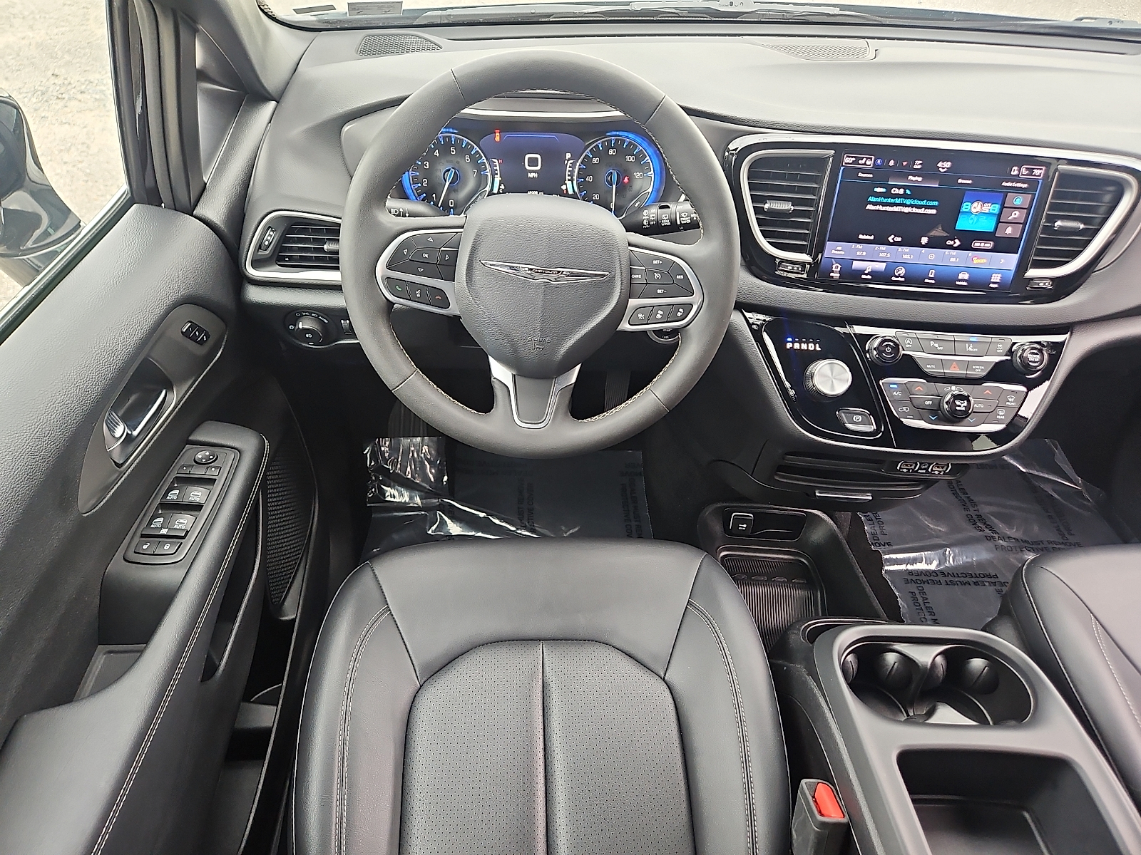 Used 2025 Chrysler Pacifica Van
