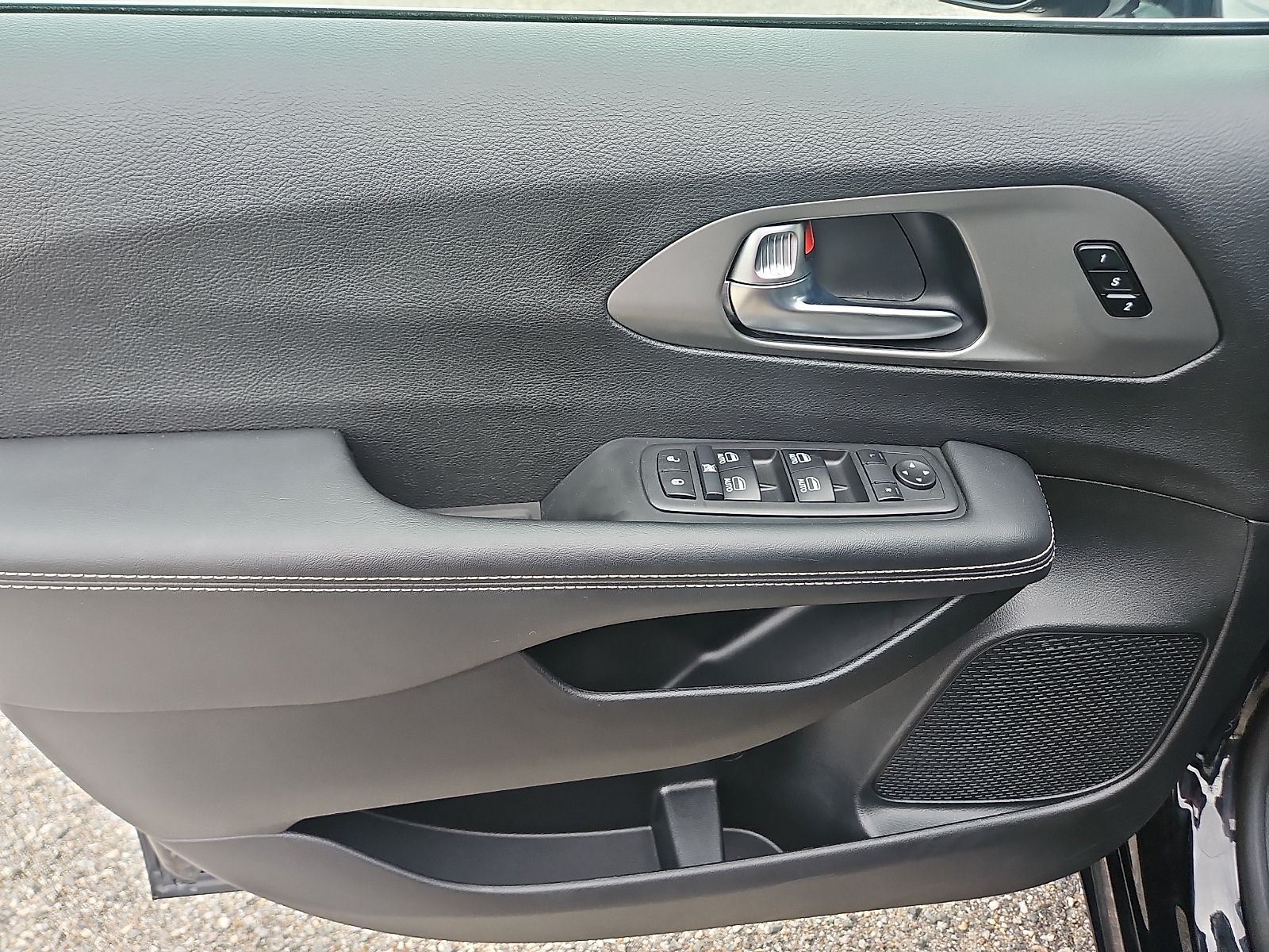Used 2025 Chrysler Pacifica Van