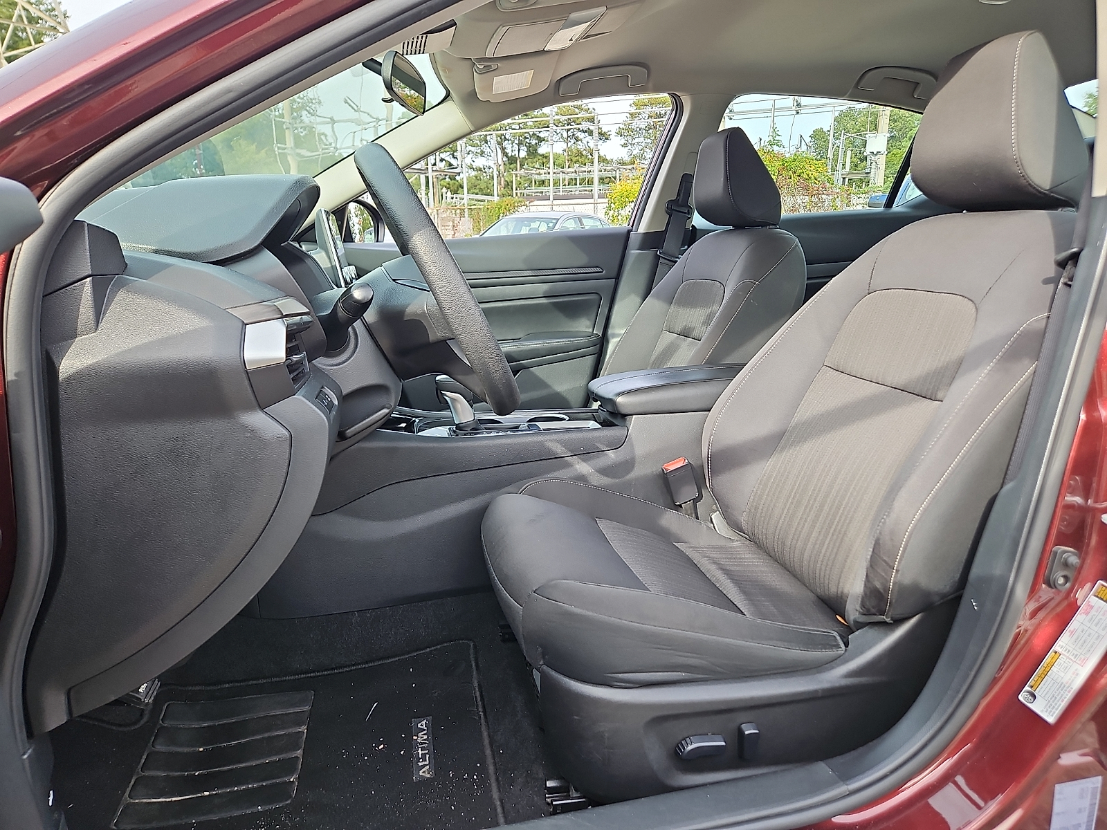 Used 2024 Nissan Altima Sedan