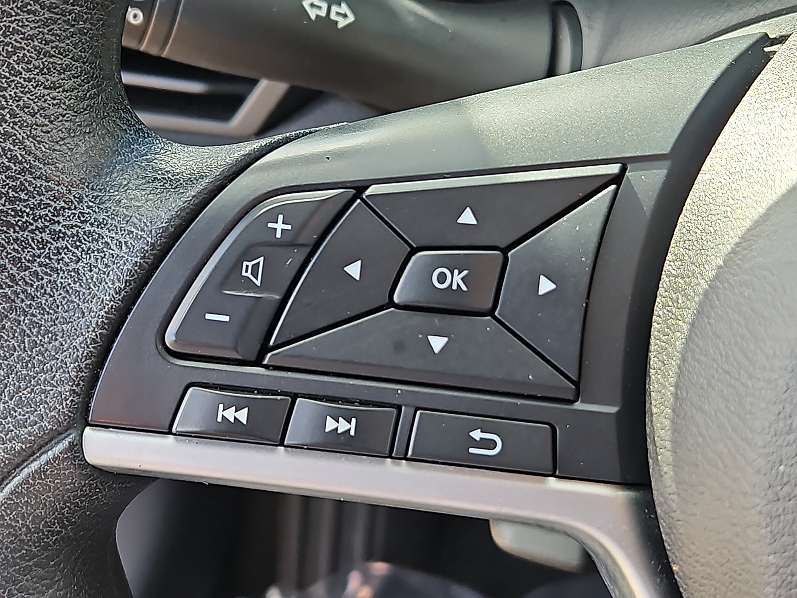 Used 2025 Nissan Altima Sedan