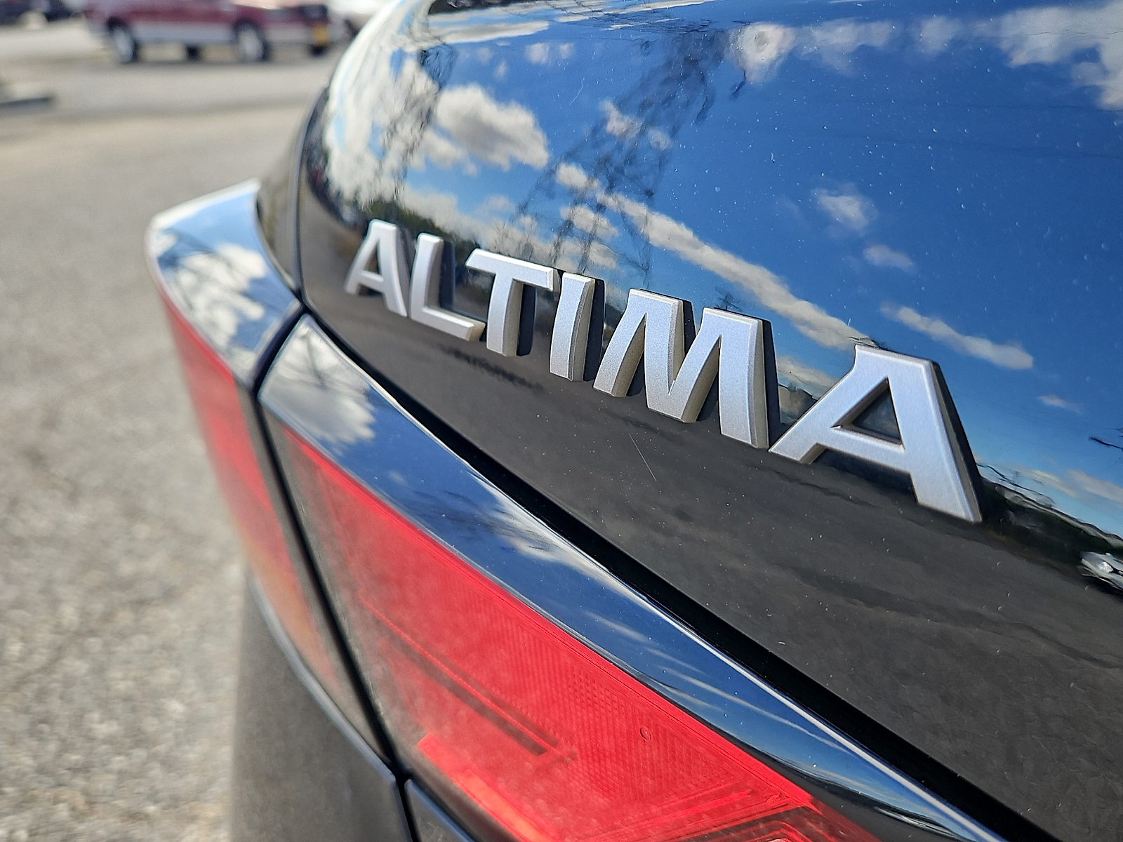 Used 2025 Nissan Altima Sedan