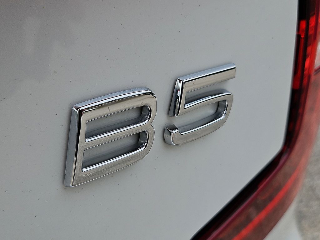 Used 2023 Volvo S60 B5 Sedan