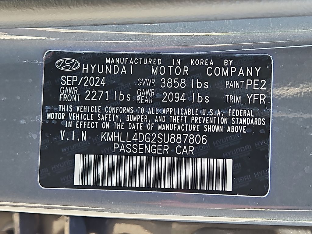 Used 2025 Hyundai Elantra Sedan