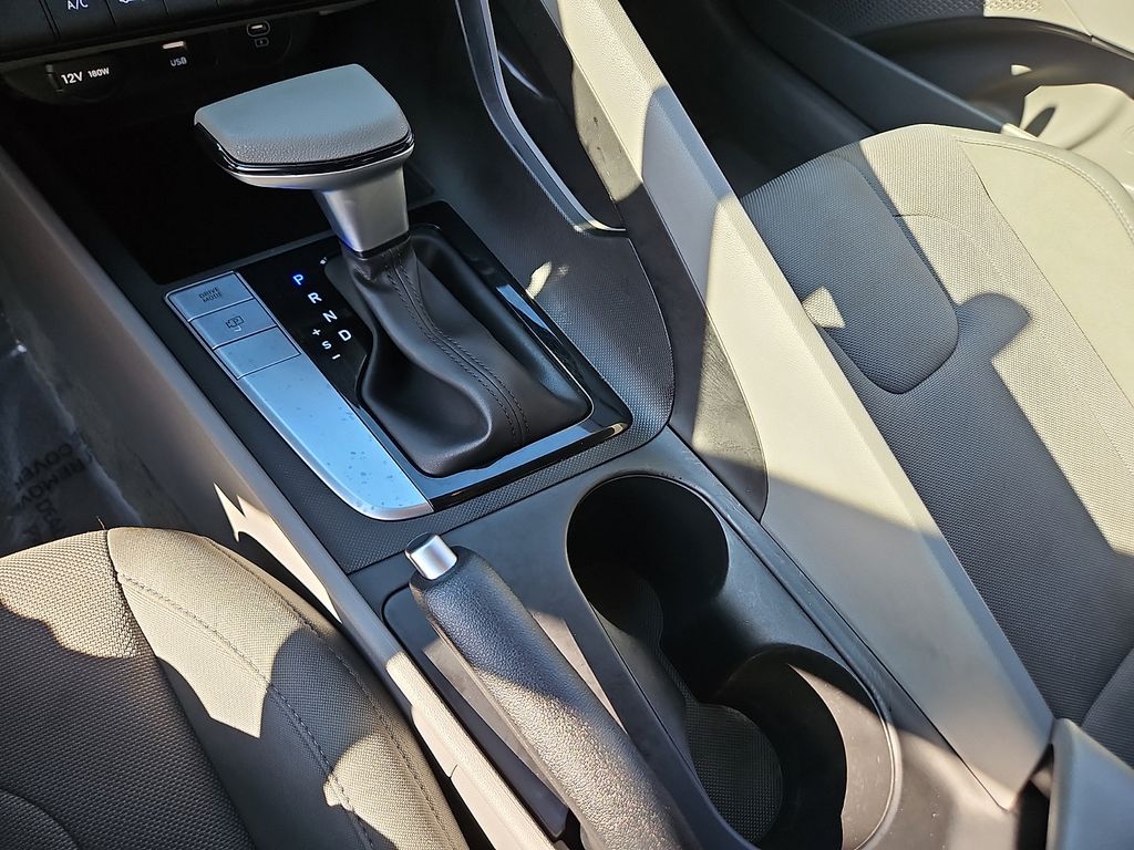Used 2025 Hyundai Elantra Sedan