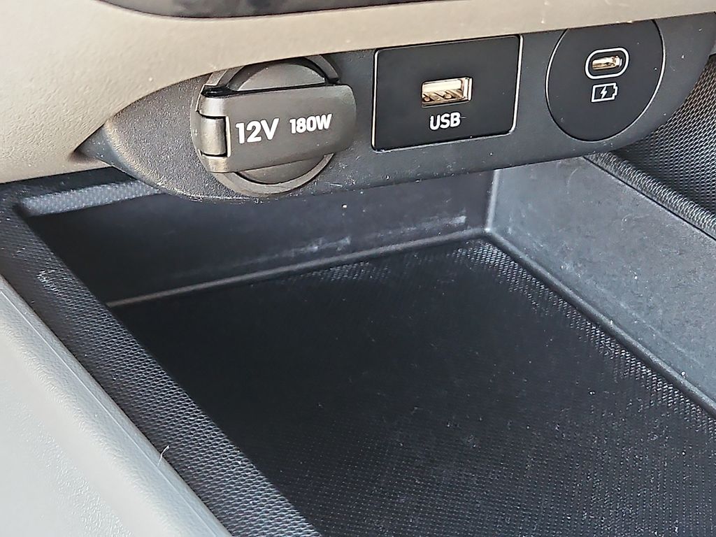 Used 2025 Hyundai Elantra Sedan