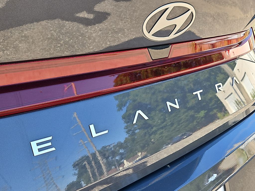 Used 2025 Hyundai Elantra Sedan
