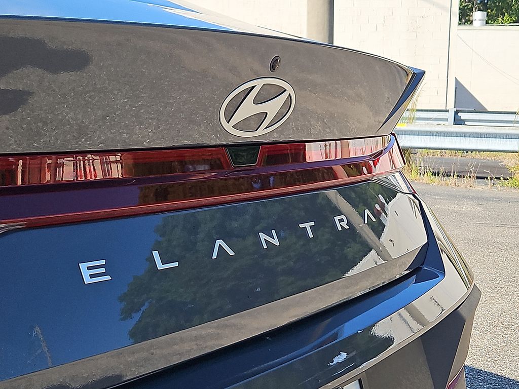 Used 2025 Hyundai Elantra Sedan