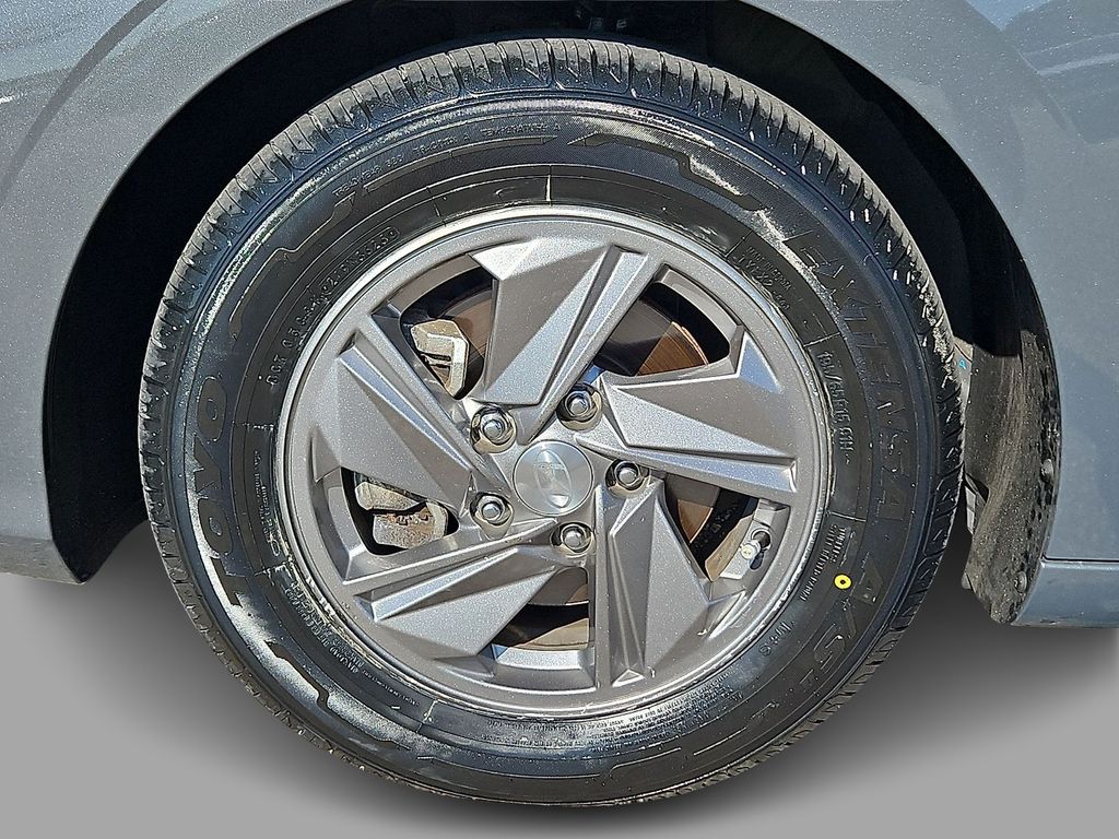 Used 2025 Hyundai Elantra Sedan