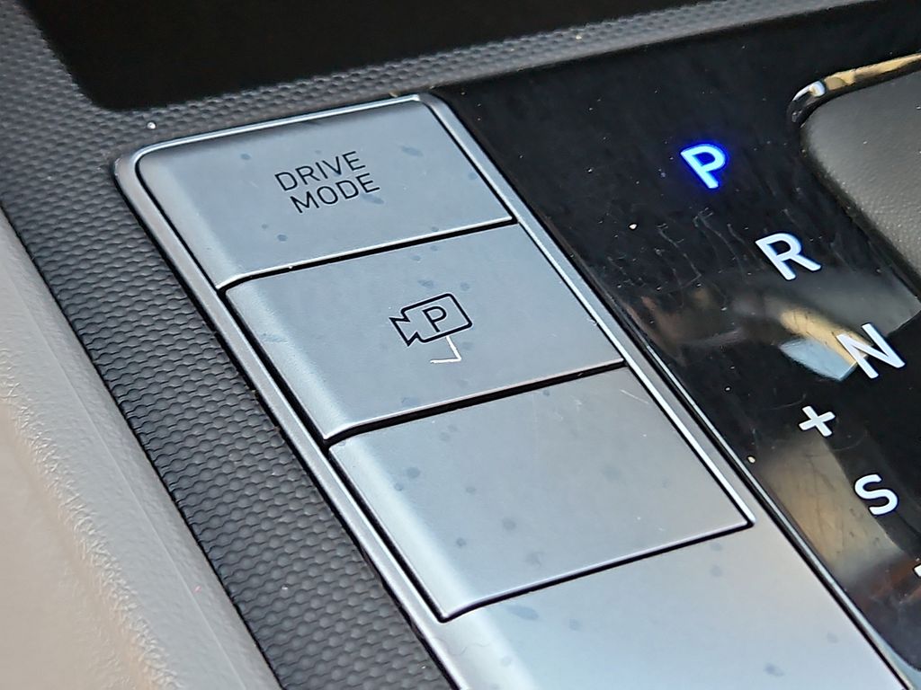 Used 2025 Hyundai Elantra Sedan