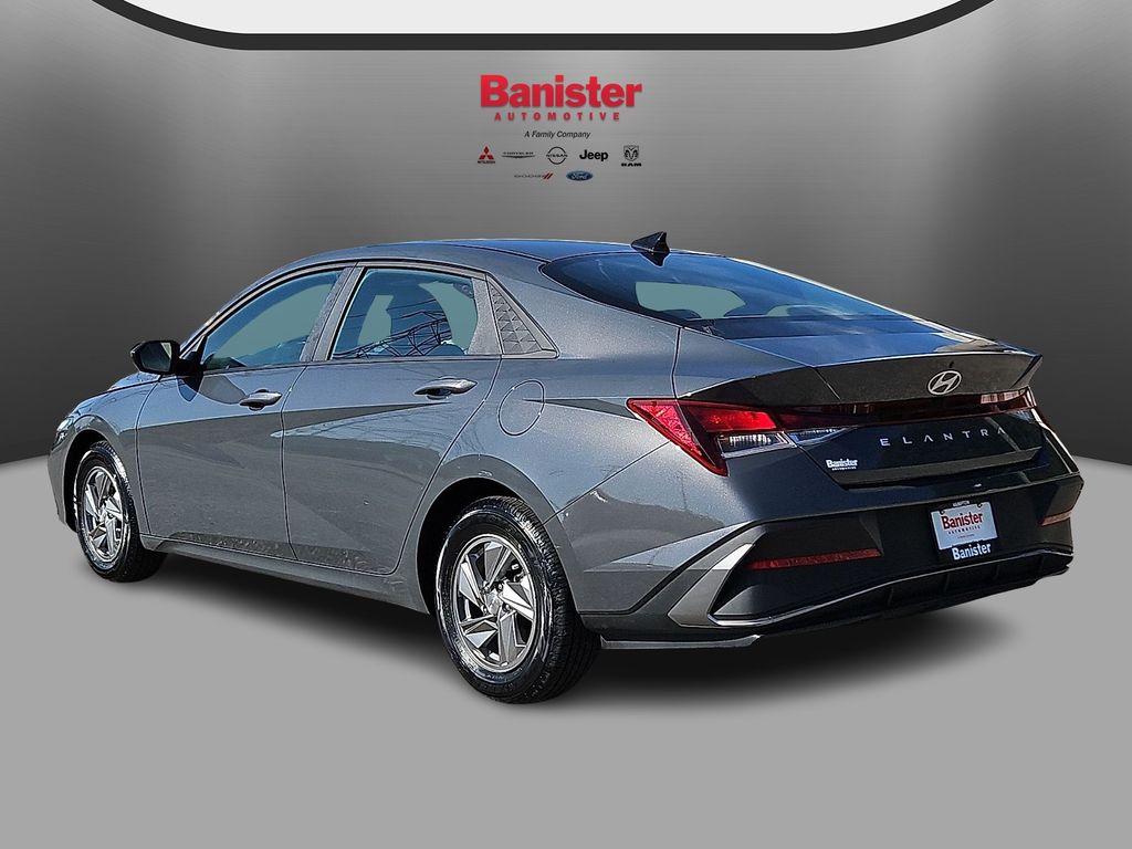 Used 2025 Hyundai Elantra Sedan