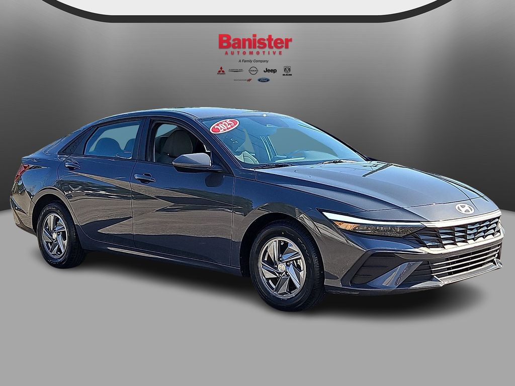 Used 2025 Hyundai Elantra Sedan