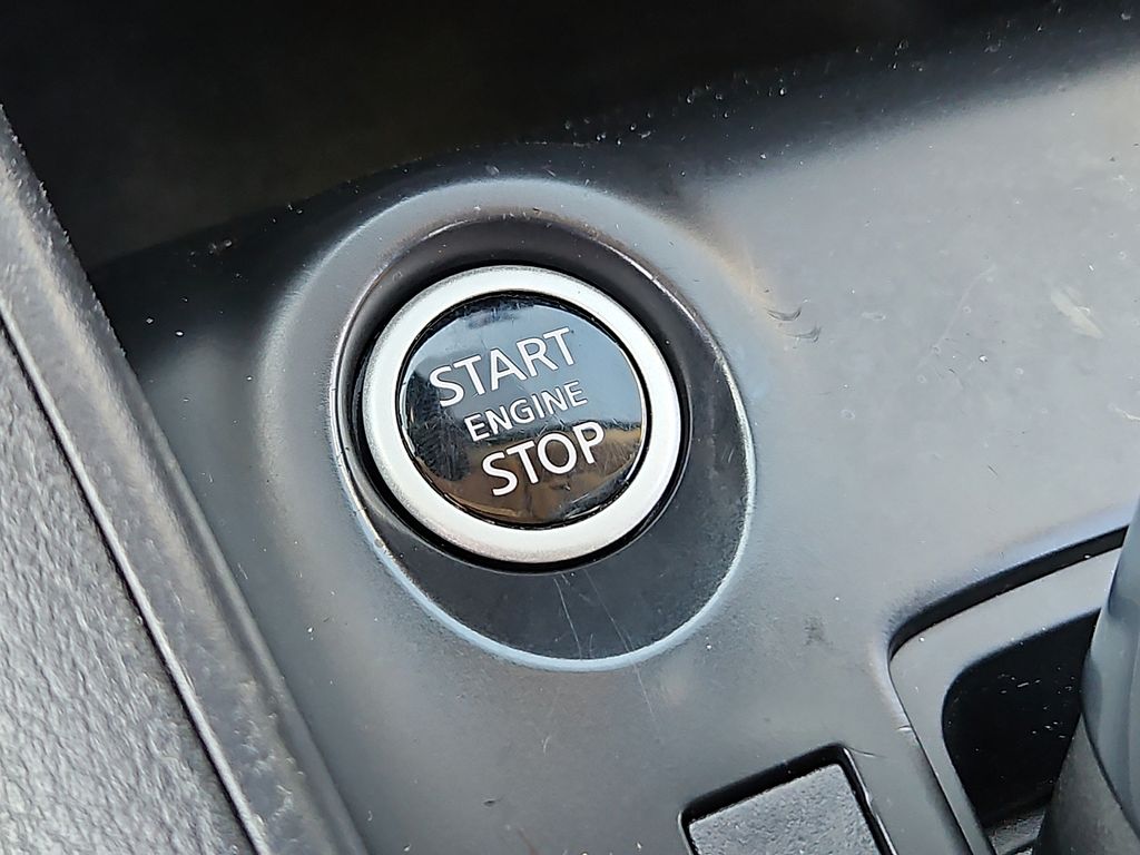 Used 2024 Nissan Kicks SUV