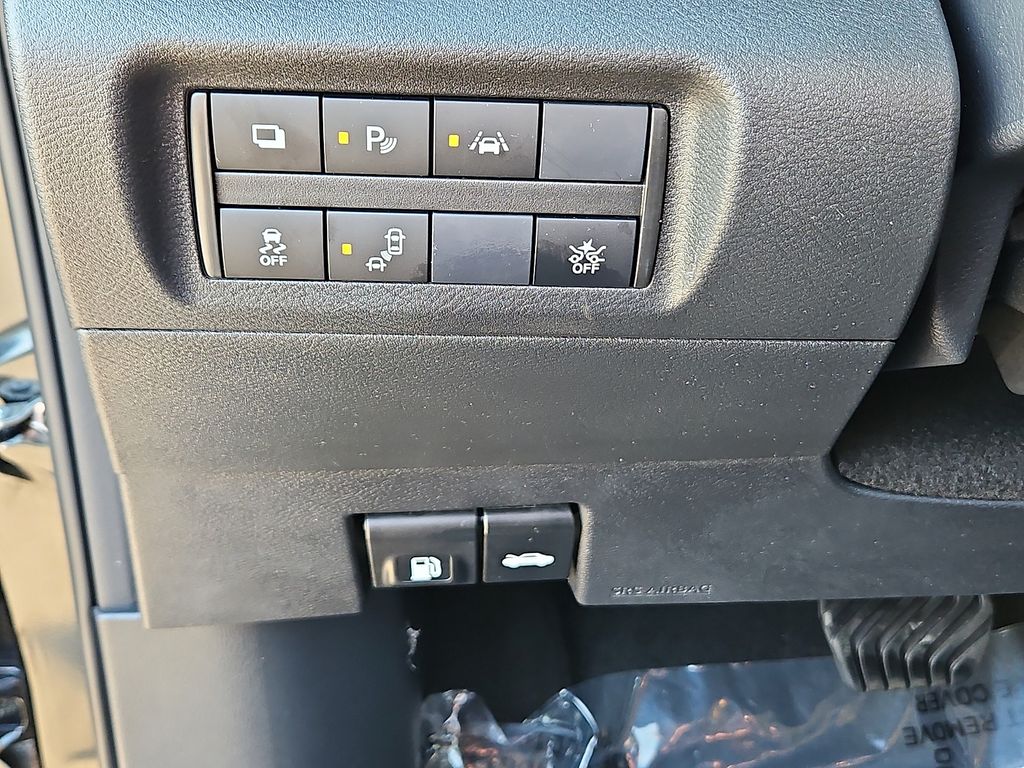 Used 2024 Nissan Kicks SUV