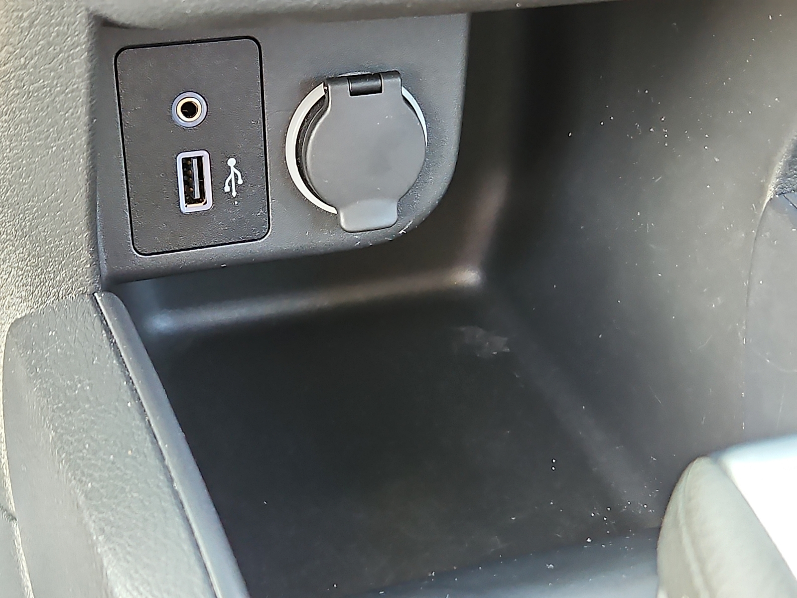 Used 2025 Nissan Kicks Play SUV
