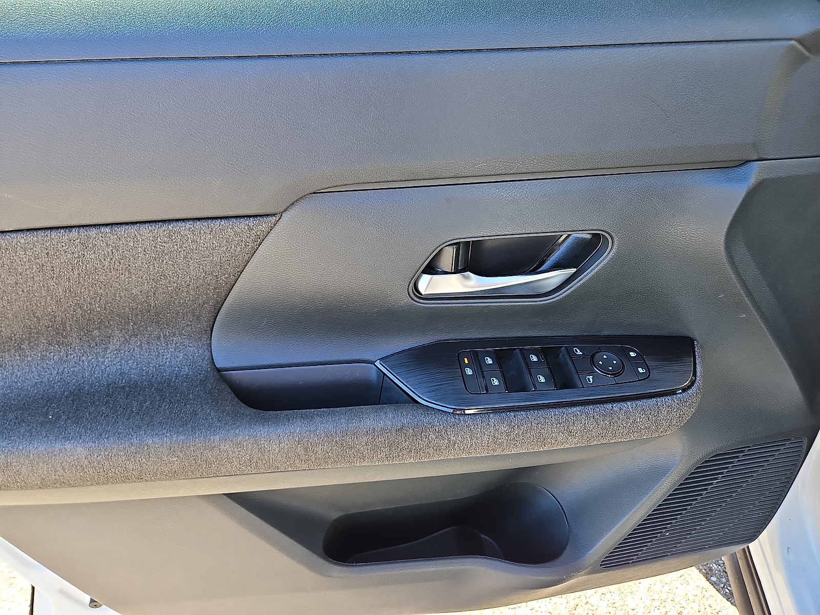 Used 2025 Nissan Kicks SUV