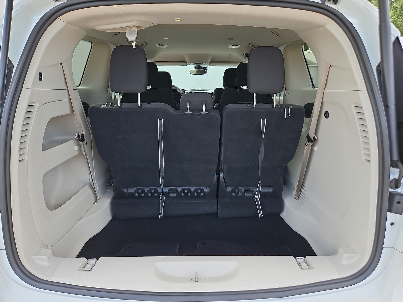 Used 2023 Chrysler Voyager Van