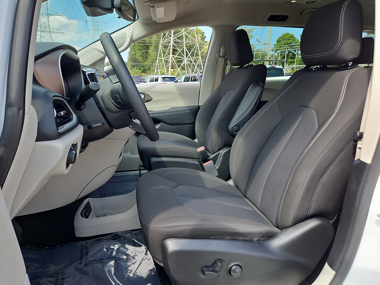 Used 2023 Chrysler Voyager Van