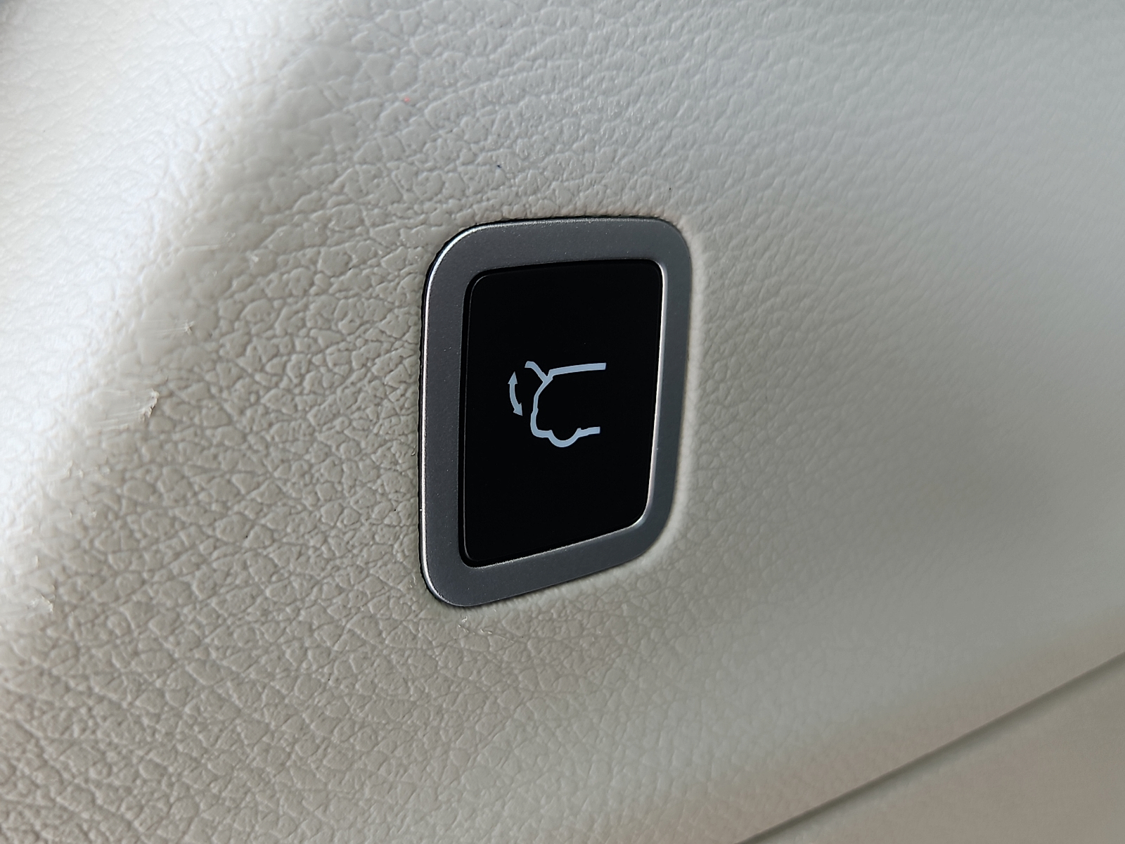 Used 2023 Chrysler Voyager Van