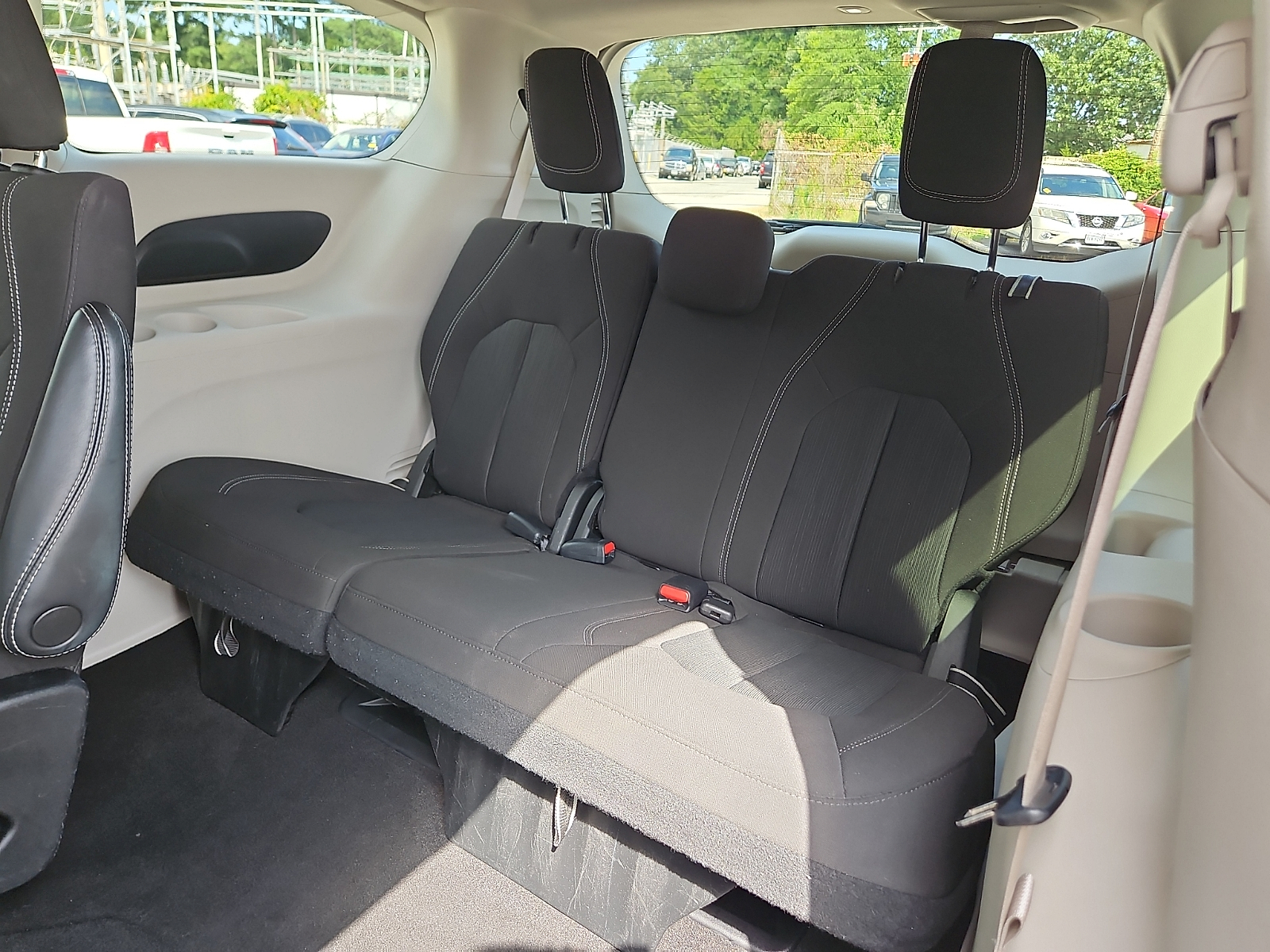 Used 2023 Chrysler Voyager Van