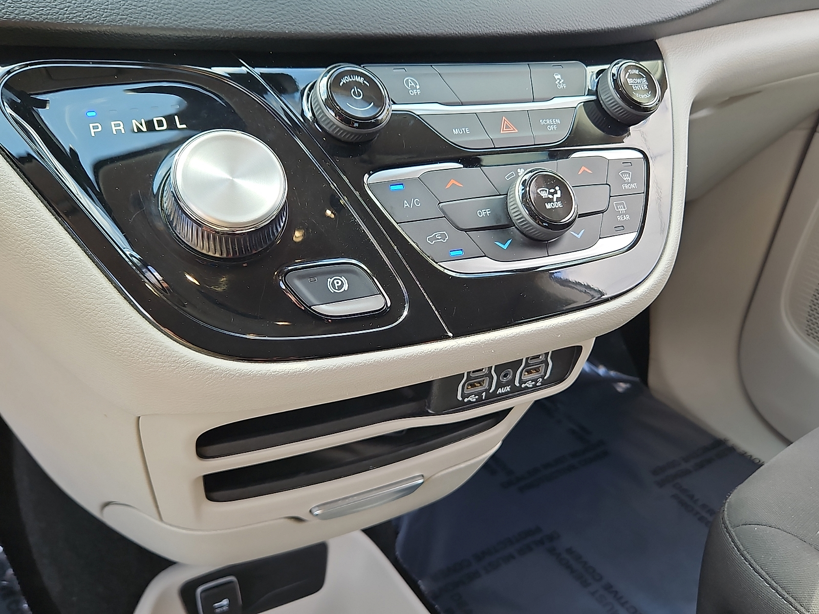 Used 2023 Chrysler Voyager Van