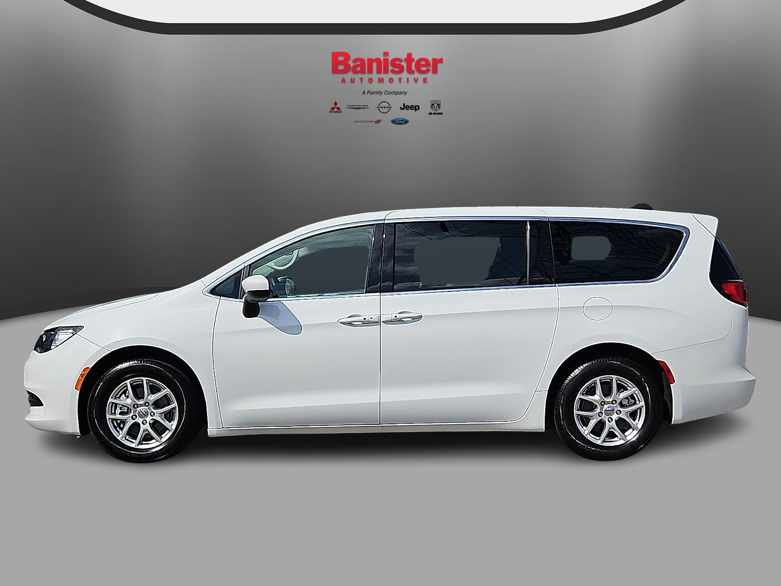 Used 2023 Chrysler Voyager Van
