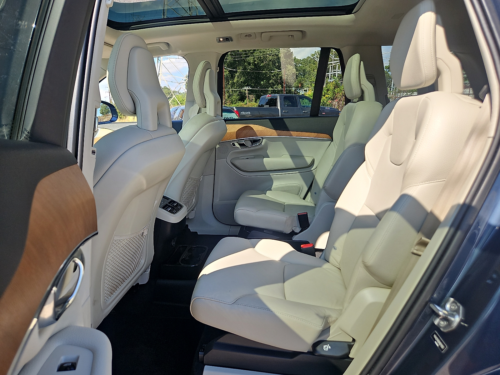 Used 2021 Volvo XC90 T6; 6-seat SUV
