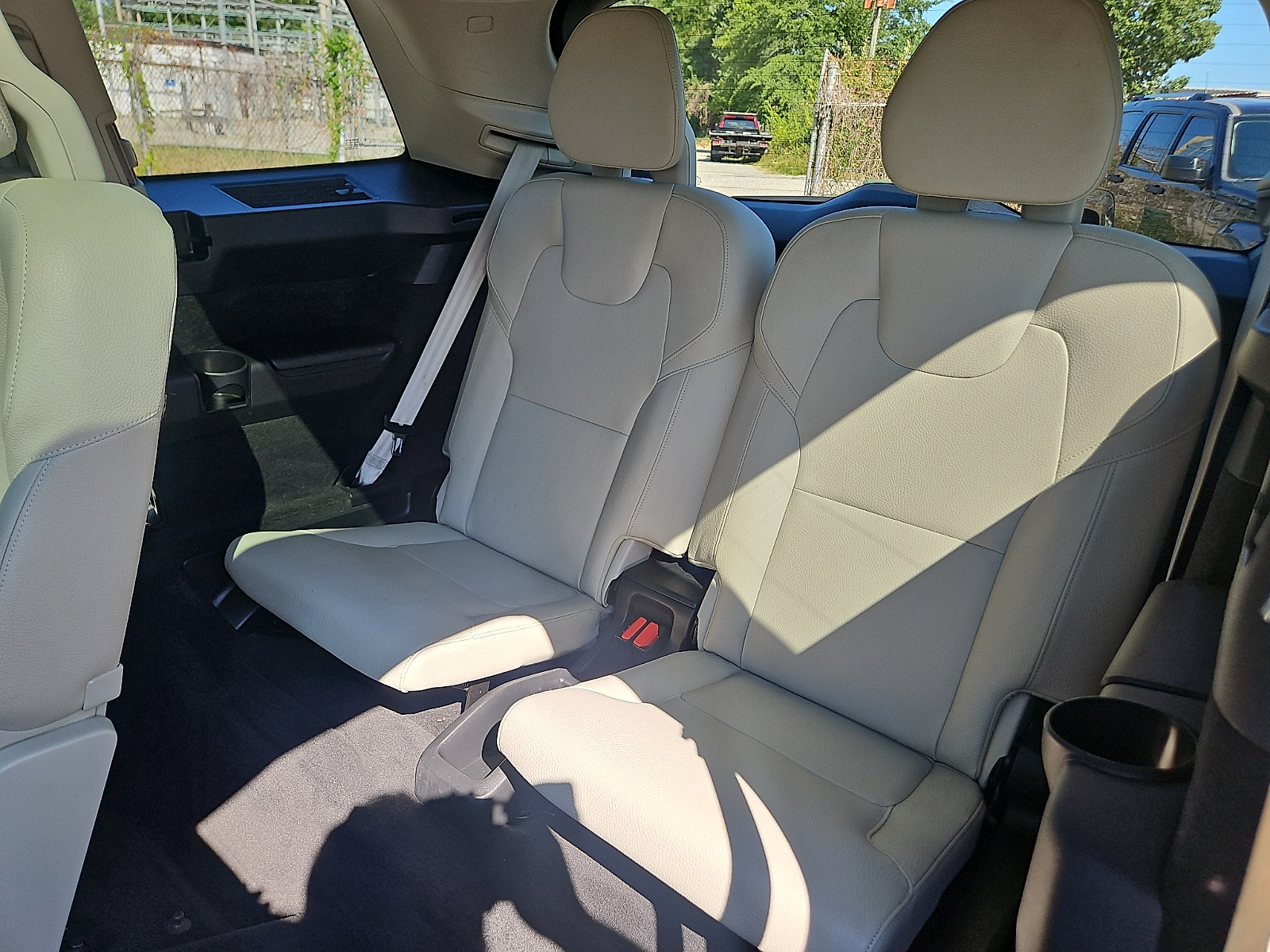 Used 2021 Volvo XC90 T6; 6-seat SUV