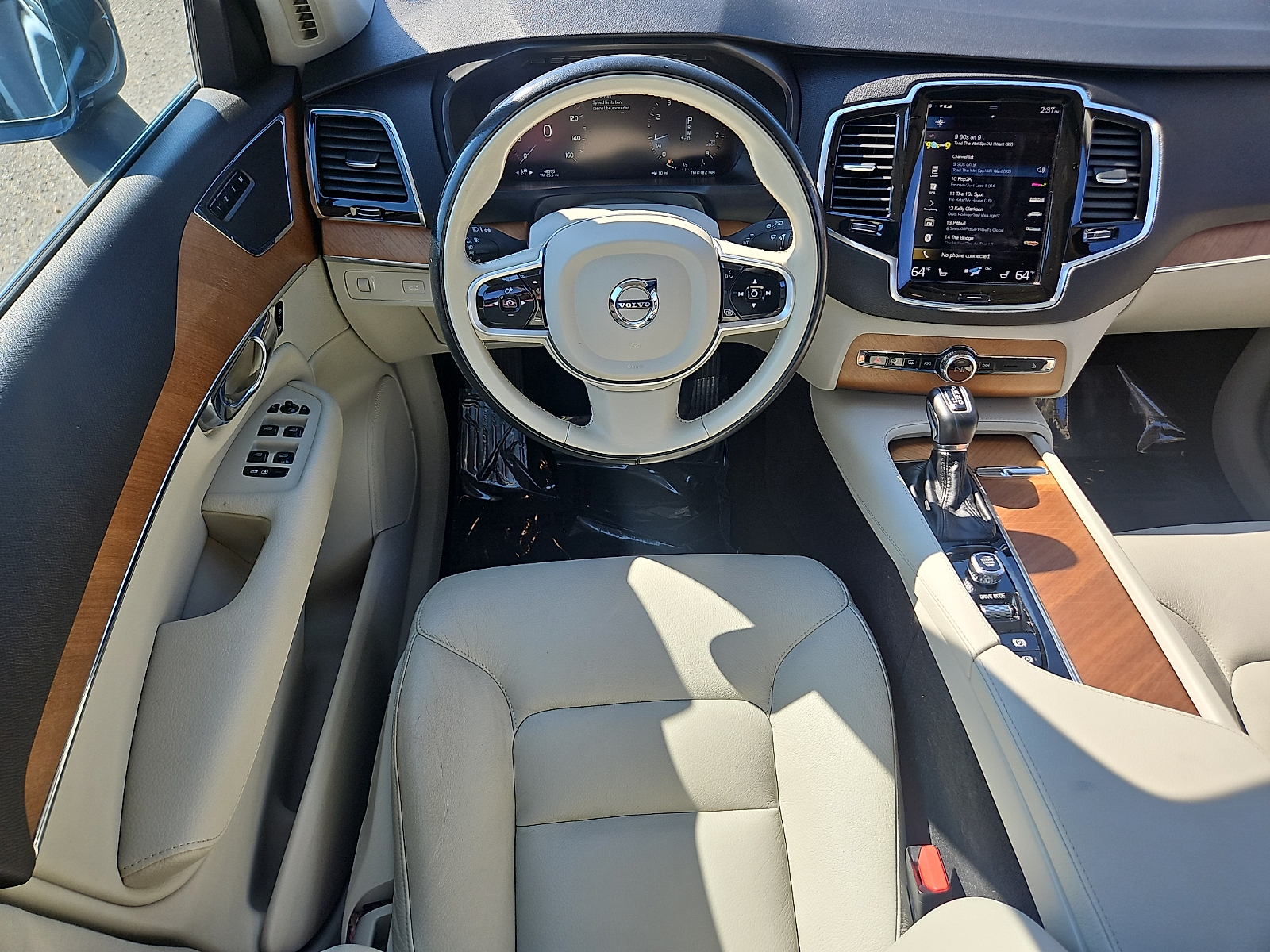 Used 2021 Volvo XC90 T6; 6-seat SUV