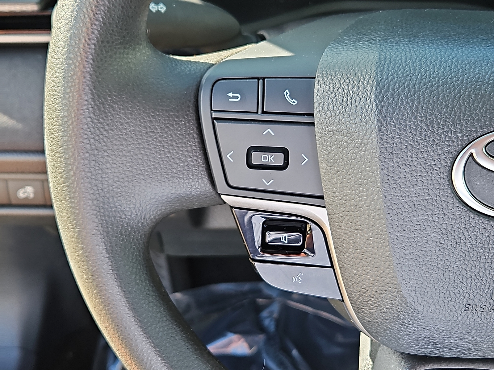 Used 2025 Toyota Camry Hybrid Sedan