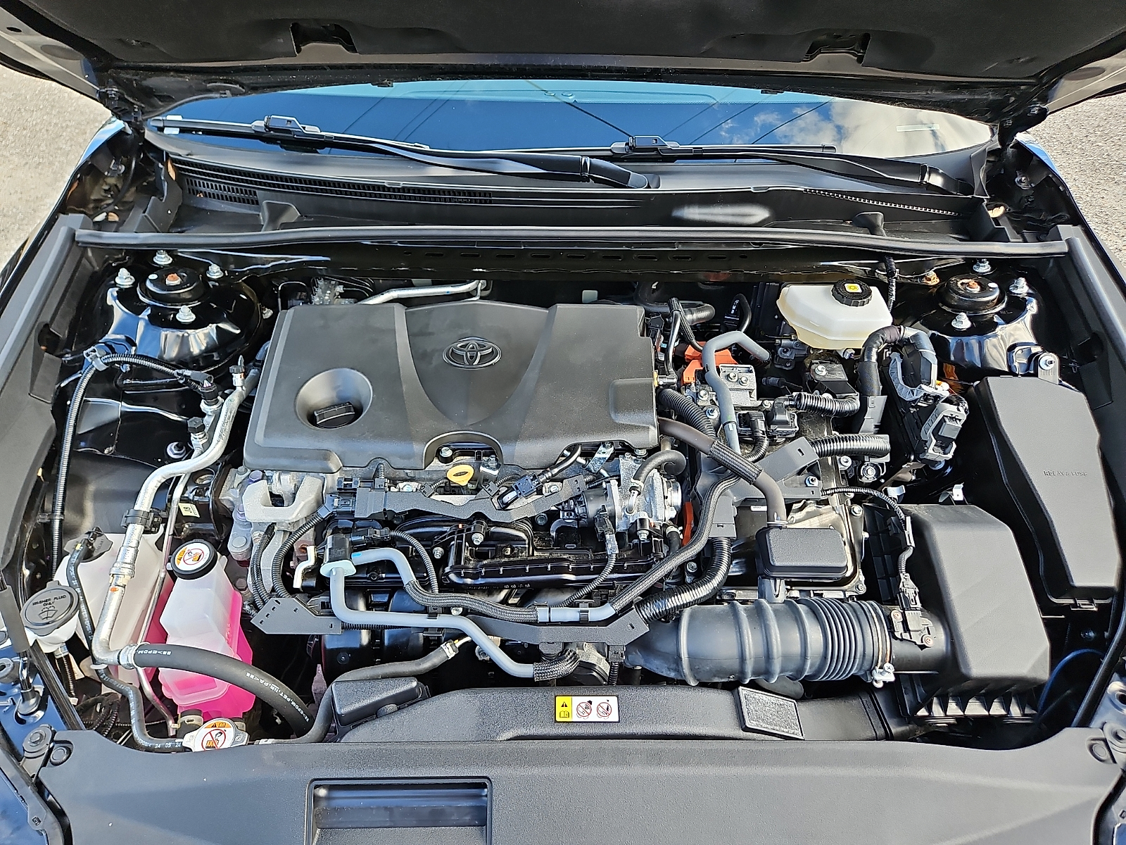 Used 2025 Toyota Camry Hybrid Sedan