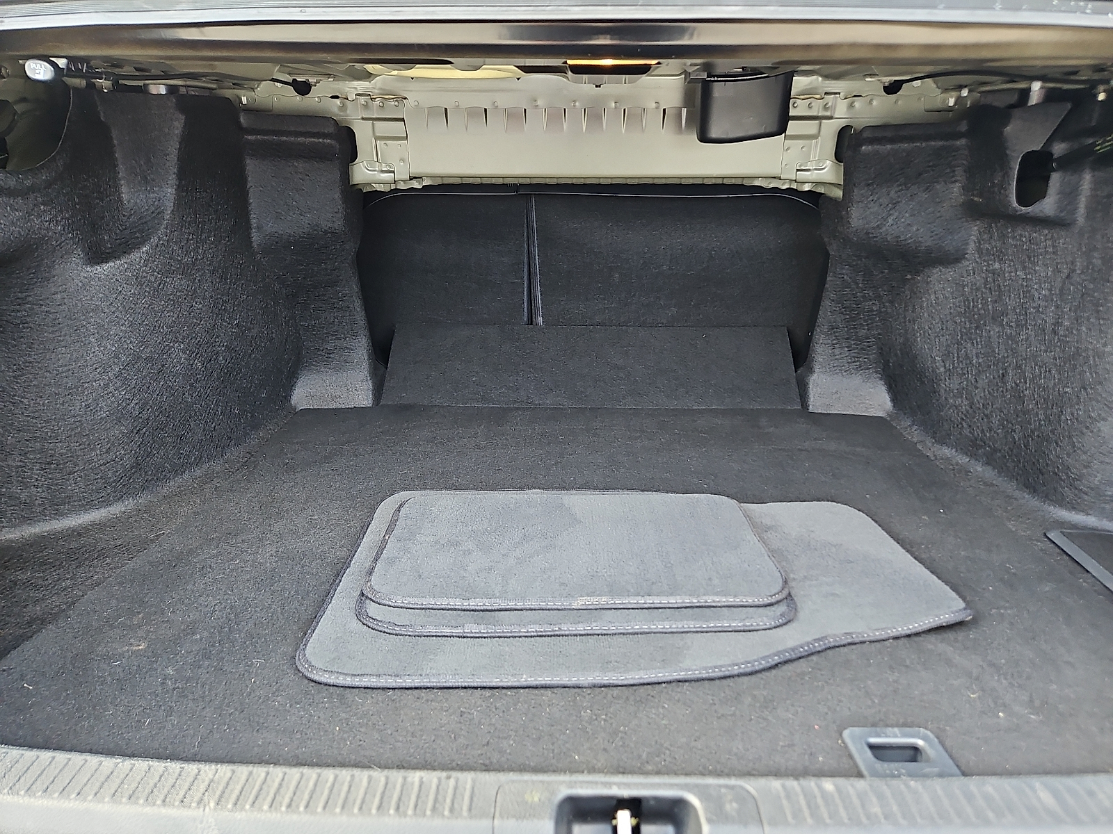 Used 2025 Toyota Camry Hybrid Sedan