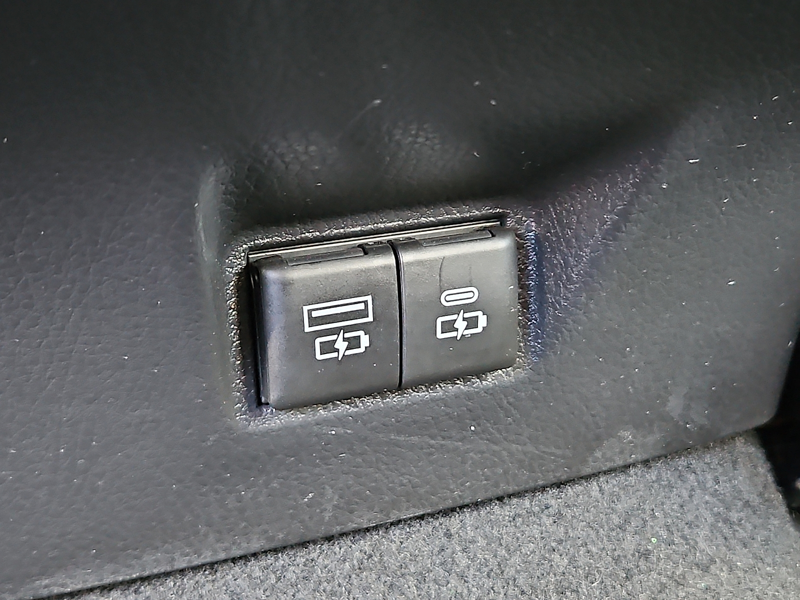 Used 2025 Toyota Camry Hybrid Sedan
