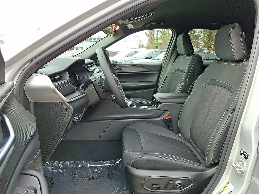 Used 2026 Jeep Grand Cherokee SUV