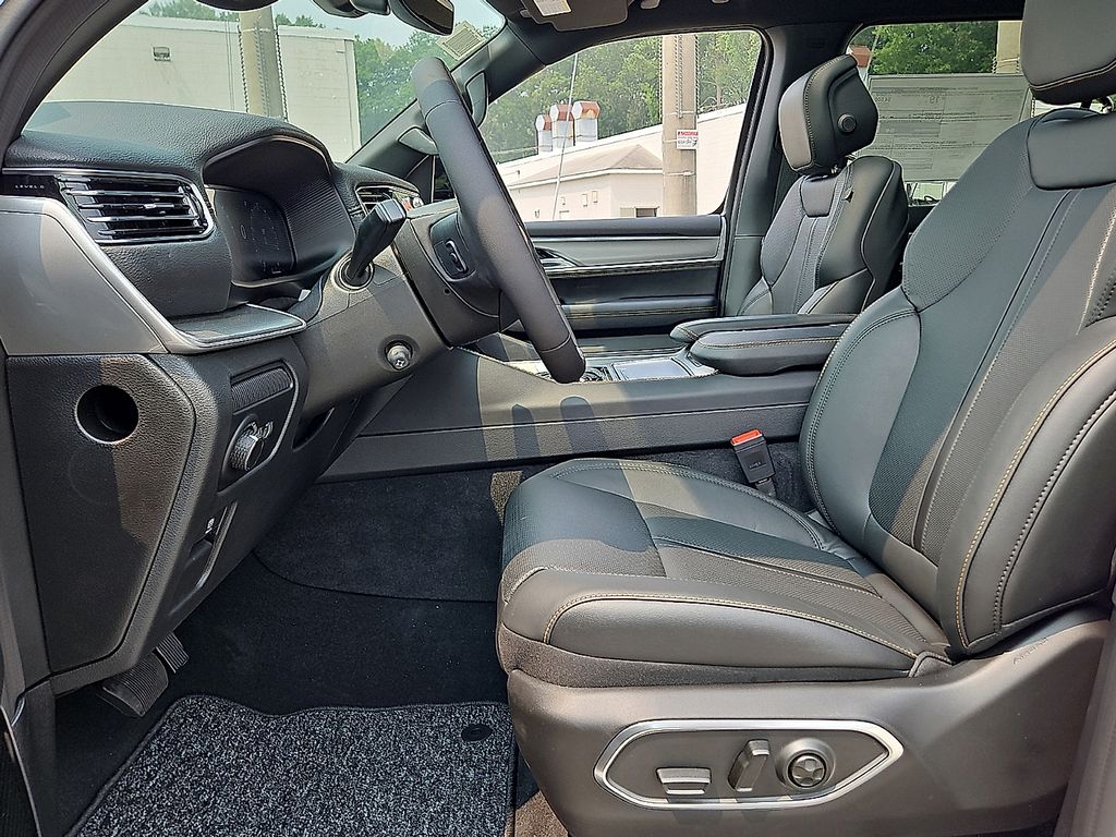 New 2026 Jeep Grand Wagoneer SUV