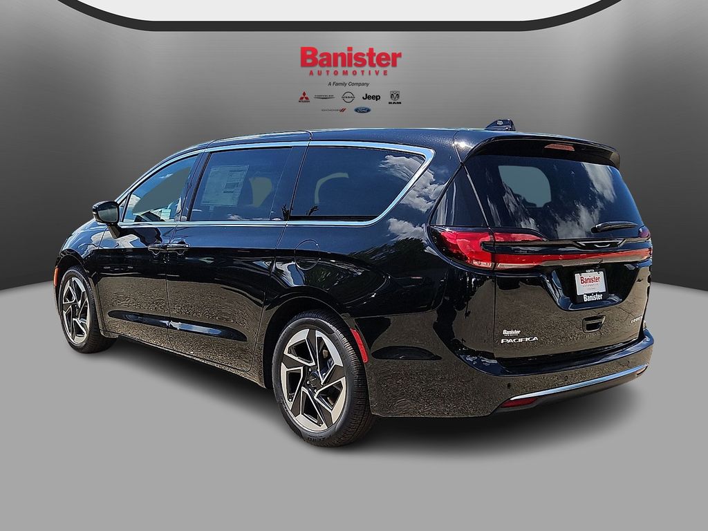 New 2027 Chrysler Pacifica Van