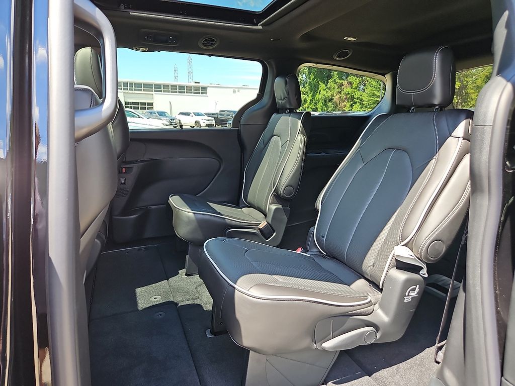 New 2027 Chrysler Pacifica Van