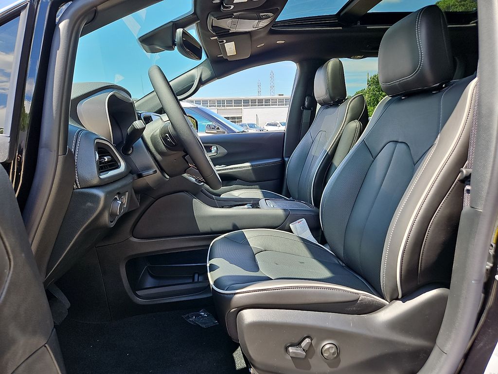 New 2027 Chrysler Pacifica Van
