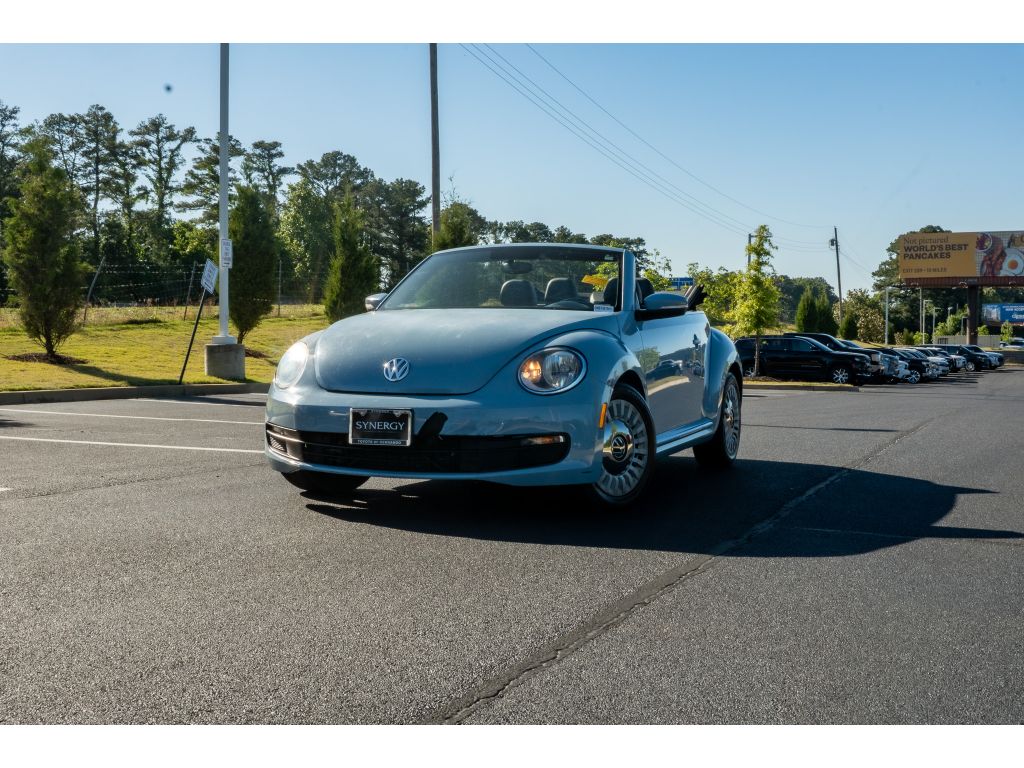 2013 Volkswagen Beetle 2.5L Conv. w/Sound & Nav. Auto's photo