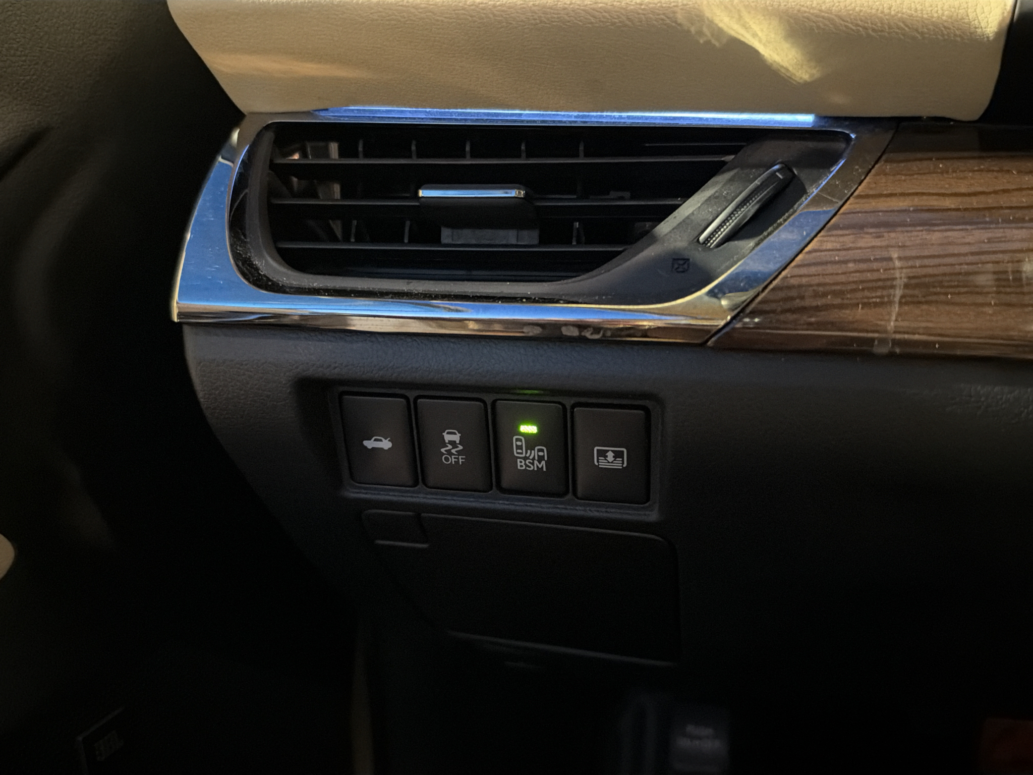 Used 2015 Toyota Avalon Hybrid Sedan