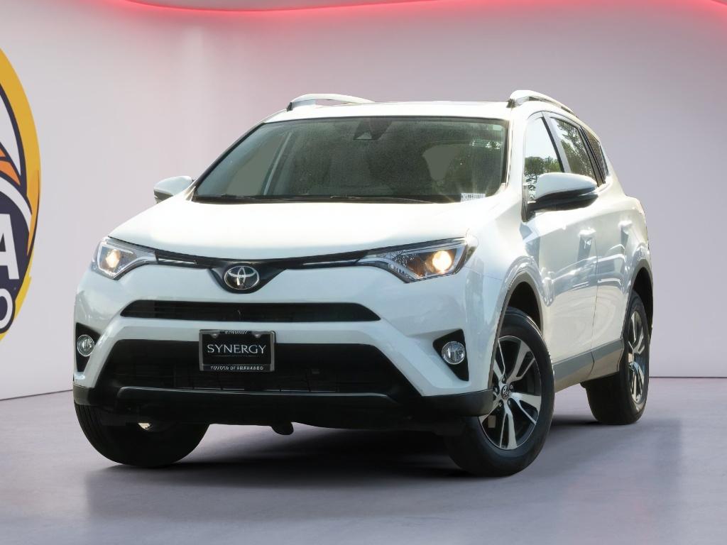 2017 Toyota RAV4 XLE's photo