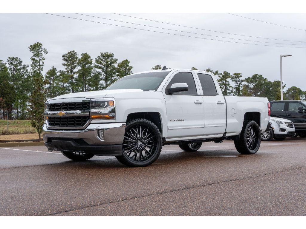 2017 Chevrolet Silverado 1500 LT's photo
