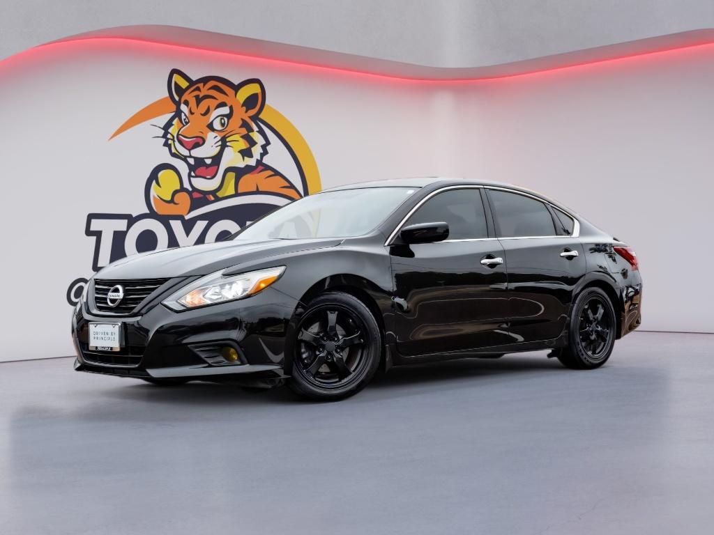 2018 Nissan Altima SR's photo