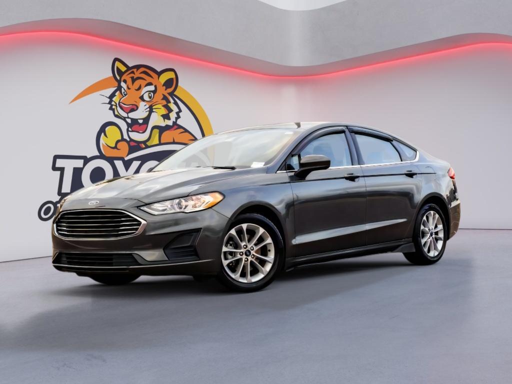 2020 Ford Fusion SE's photo