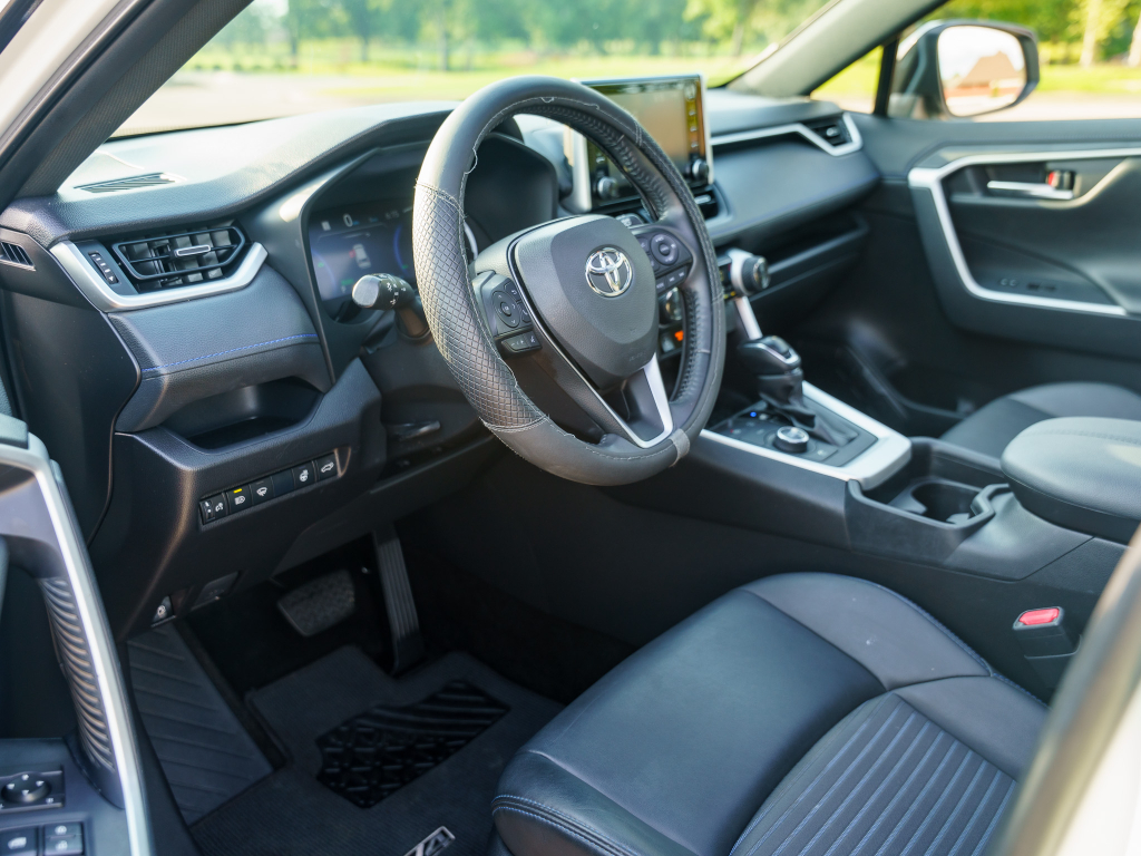 2021 Toyota RAV4 XSE - Photo 10