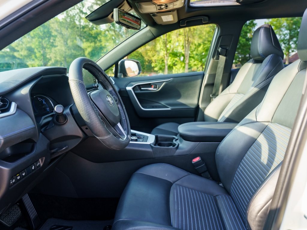 2021 Toyota RAV4 XSE - Photo 11
